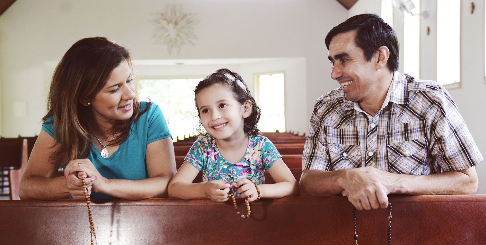 5 Oraciones para Pedir a Dios de Proteger y Bendecir tu Familia 5 Oraciones para Pedir a Dios de Proteger y Bendecir tu Familia